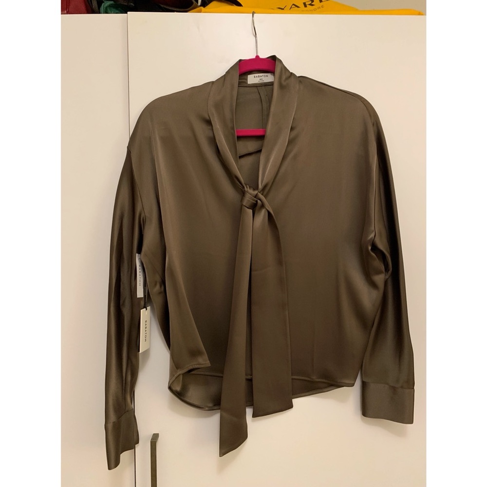 Aritzia NWT Babaton Bloomsbury Blouse